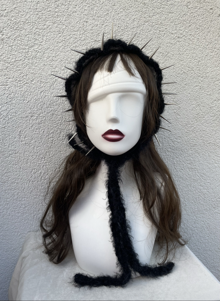 spiked bonnet