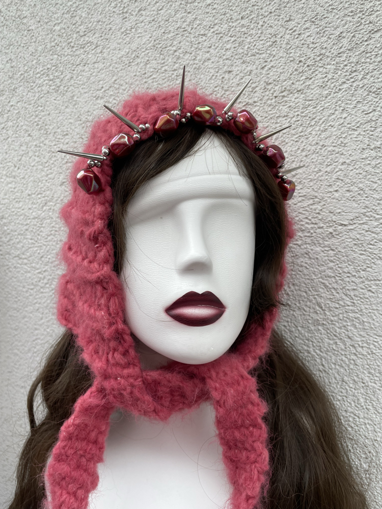 spiked bonnet