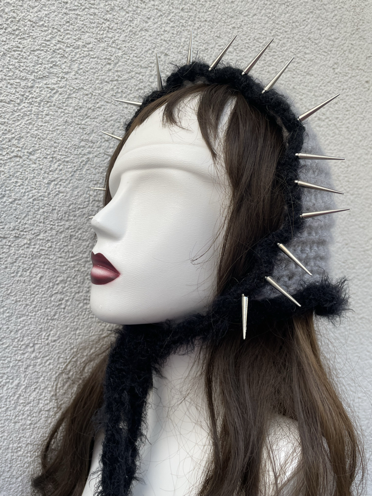spiked bonnet