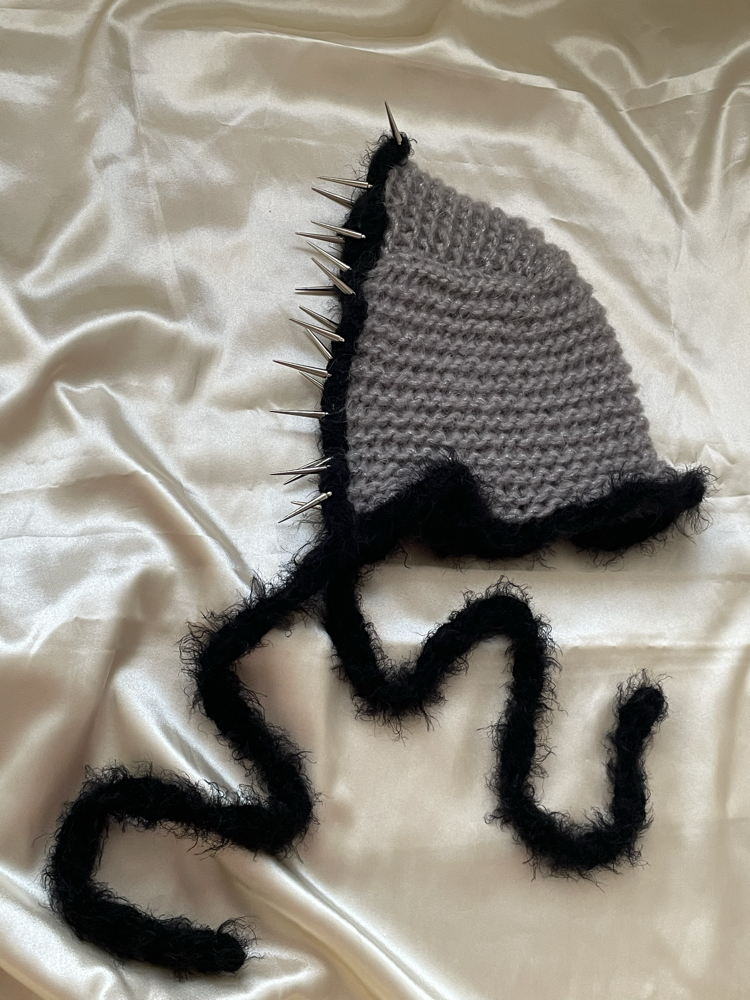 spiked bonnet