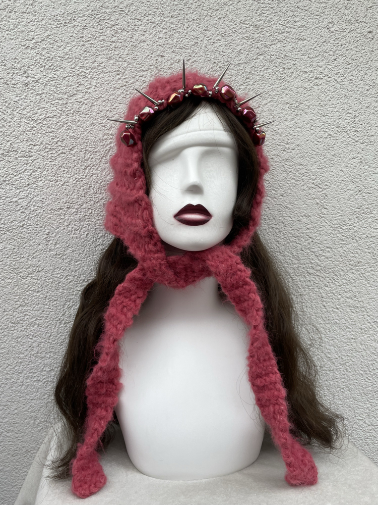 spiked bonnet