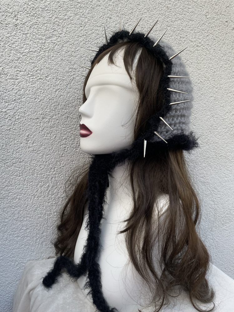 spiked bonnet