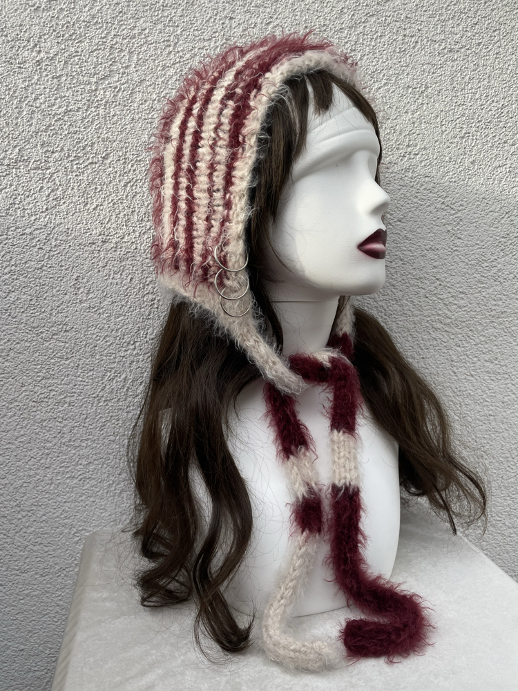 striped bonnet with metal charms ⛓️