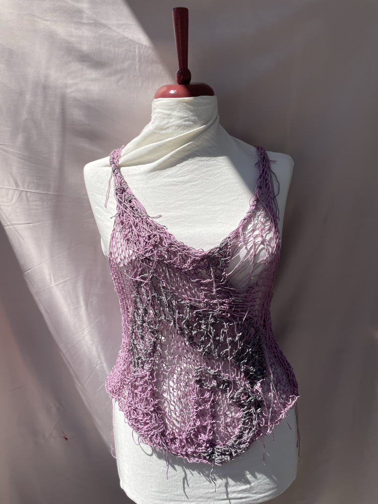 distressed notrbabe top (S-M)