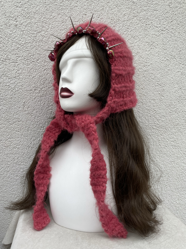 spiked bonnet