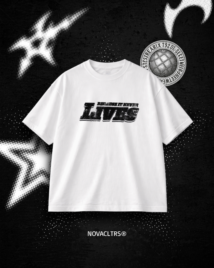 "LOVE NEVER DIE" Oversize T-shirt