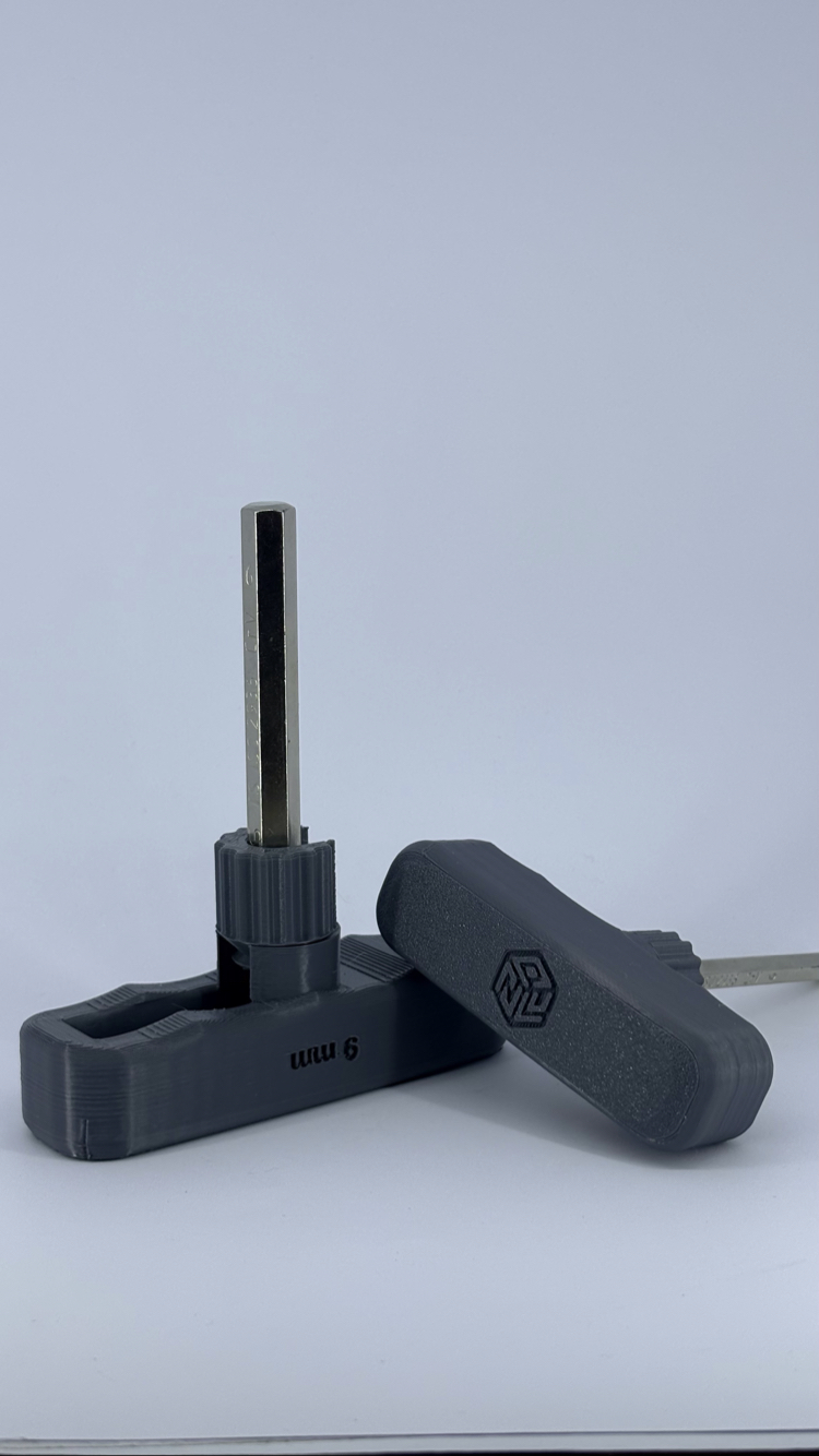Novolit Labs – İzeltaş Uyumlu Ergonomik ABS Alyan Tutucu (Tekli)