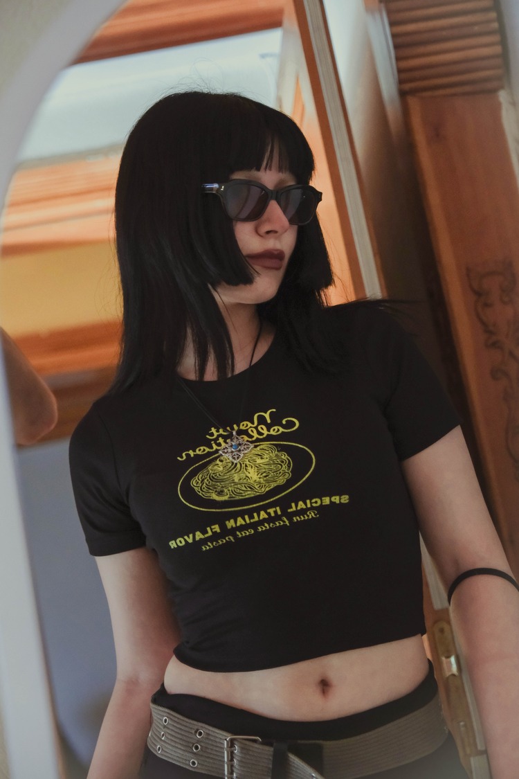"RUN FASTA EAT PASTA" T-SHİRT CROP
