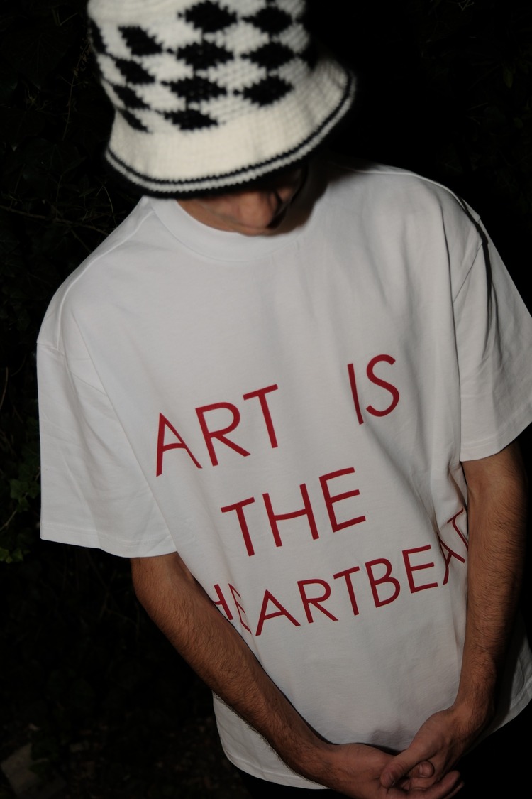 "ART IS THE HEARTBEAT" Unisex Oversize T-shirt 