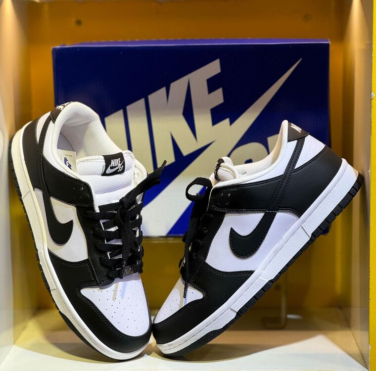 Nike Dunk Low (Panda)