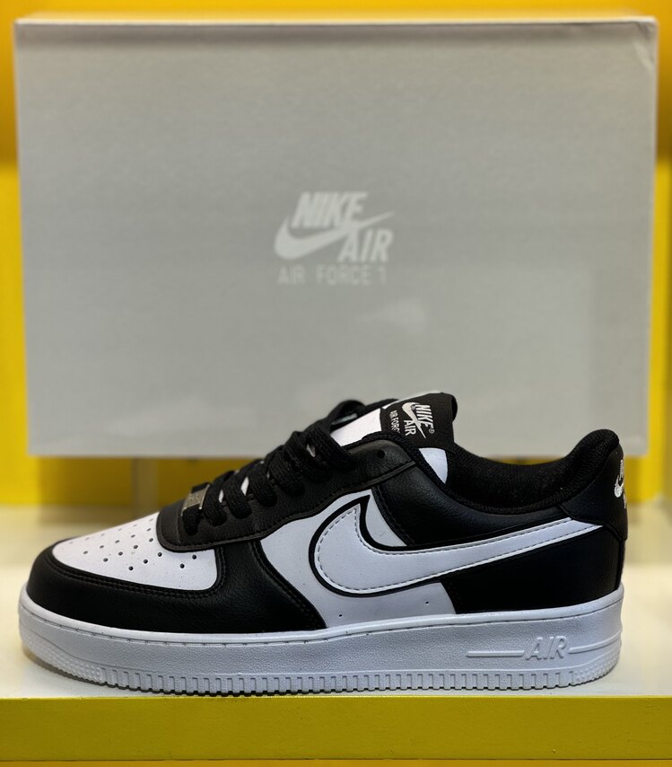 Nike Air Force 1’07 Panda