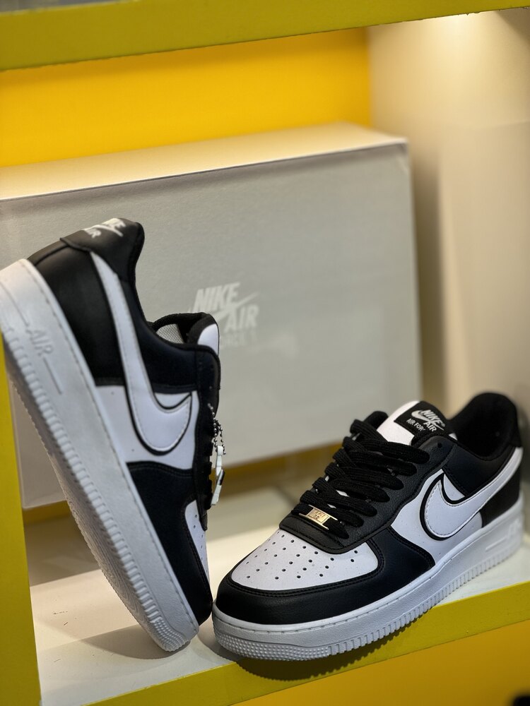 Nike Air Force 1’07 Panda