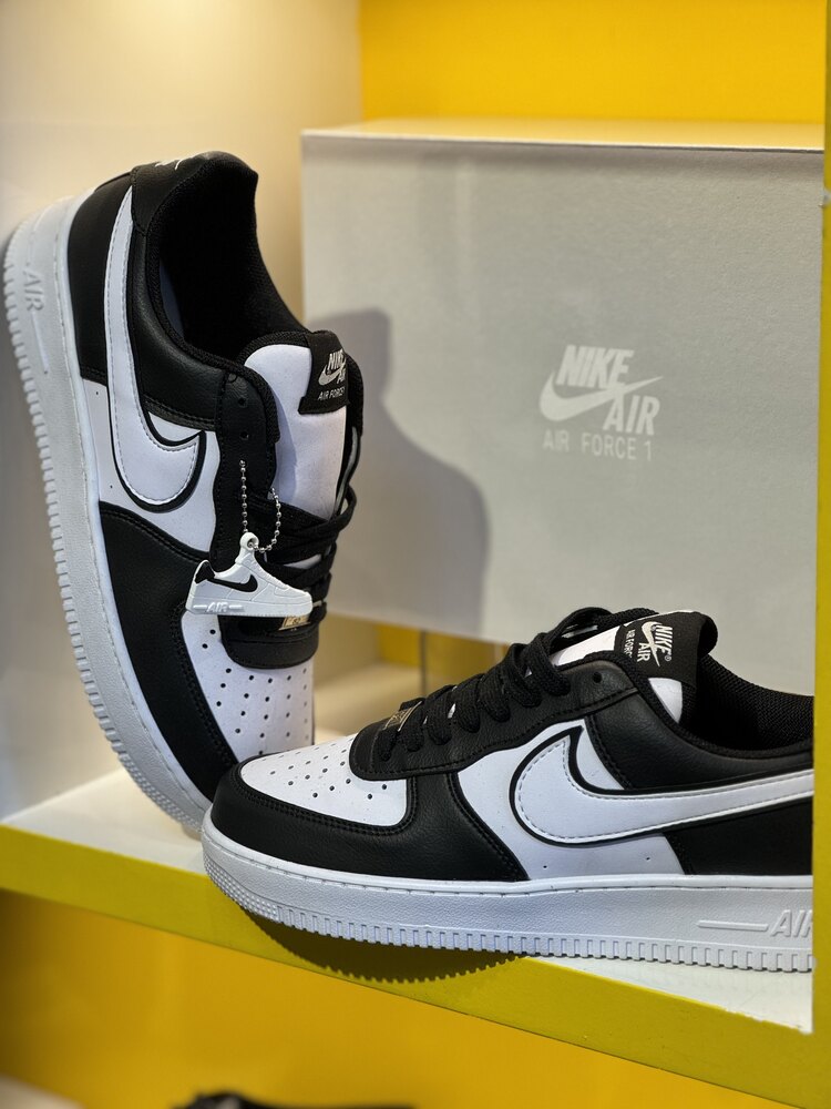 Nike Air Force 1’07 Panda