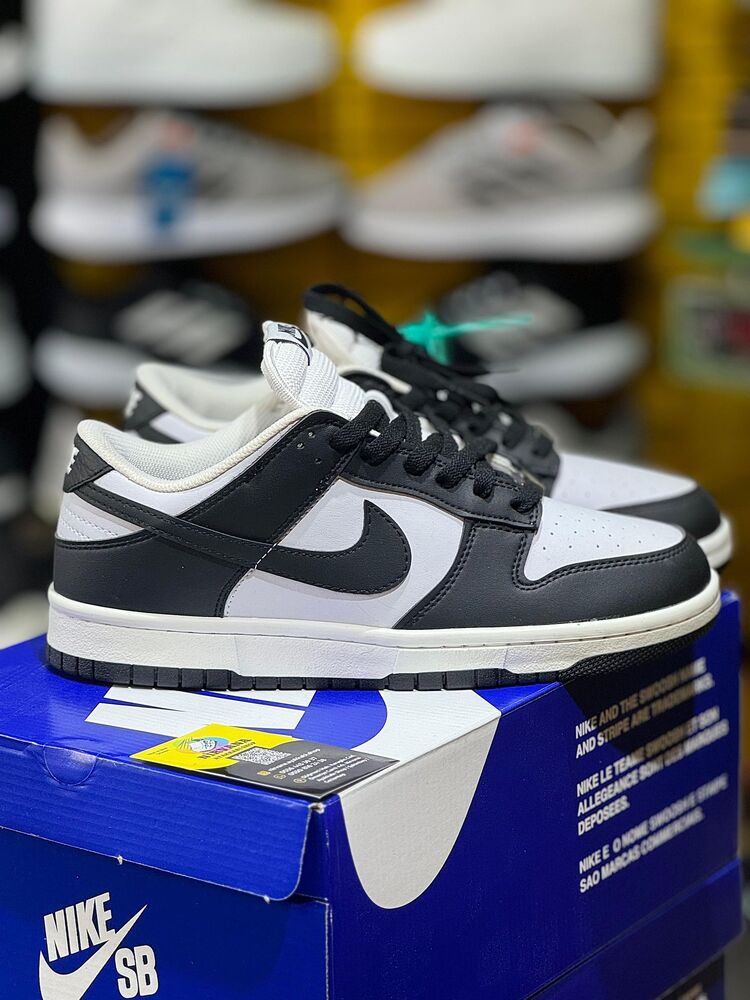 Nike Dunk Low (Panda)