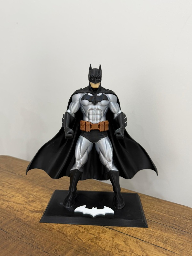 Batman Figürü – 20 cm (Standlı)