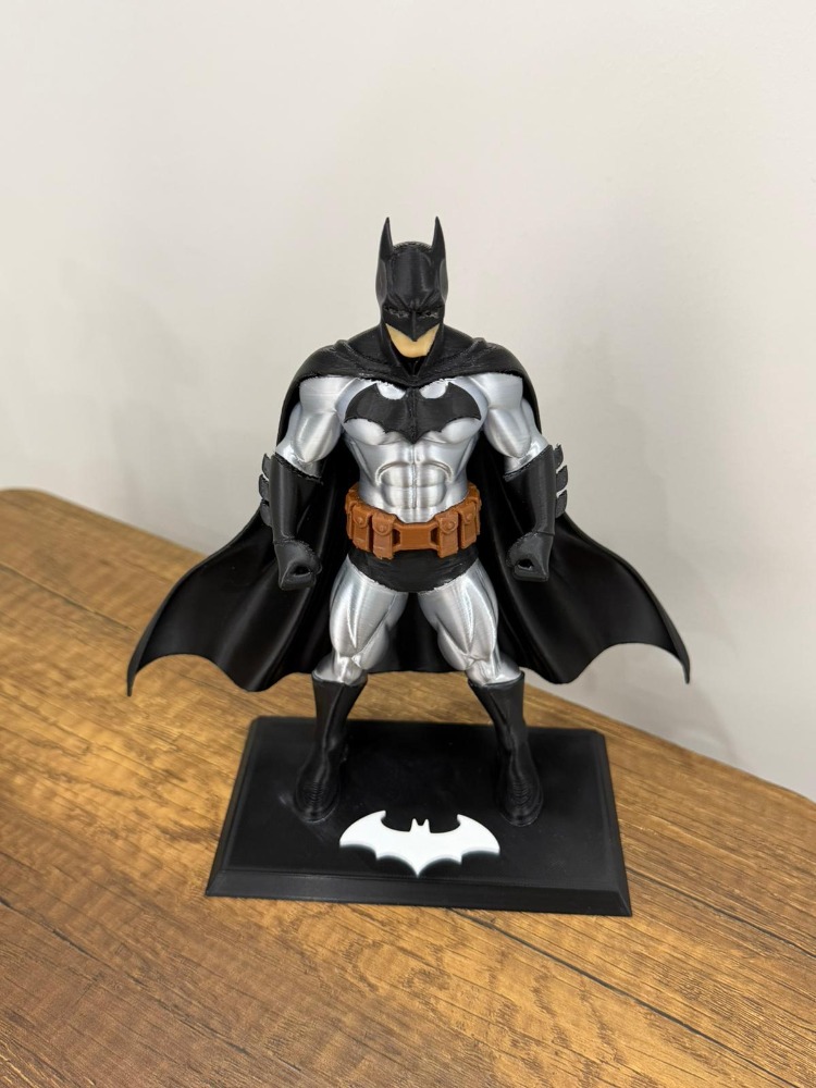 Batman Figürü – 20 cm (Standlı)