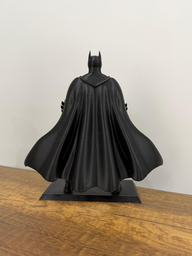 Batman Figürü – 20 cm (Standlı)