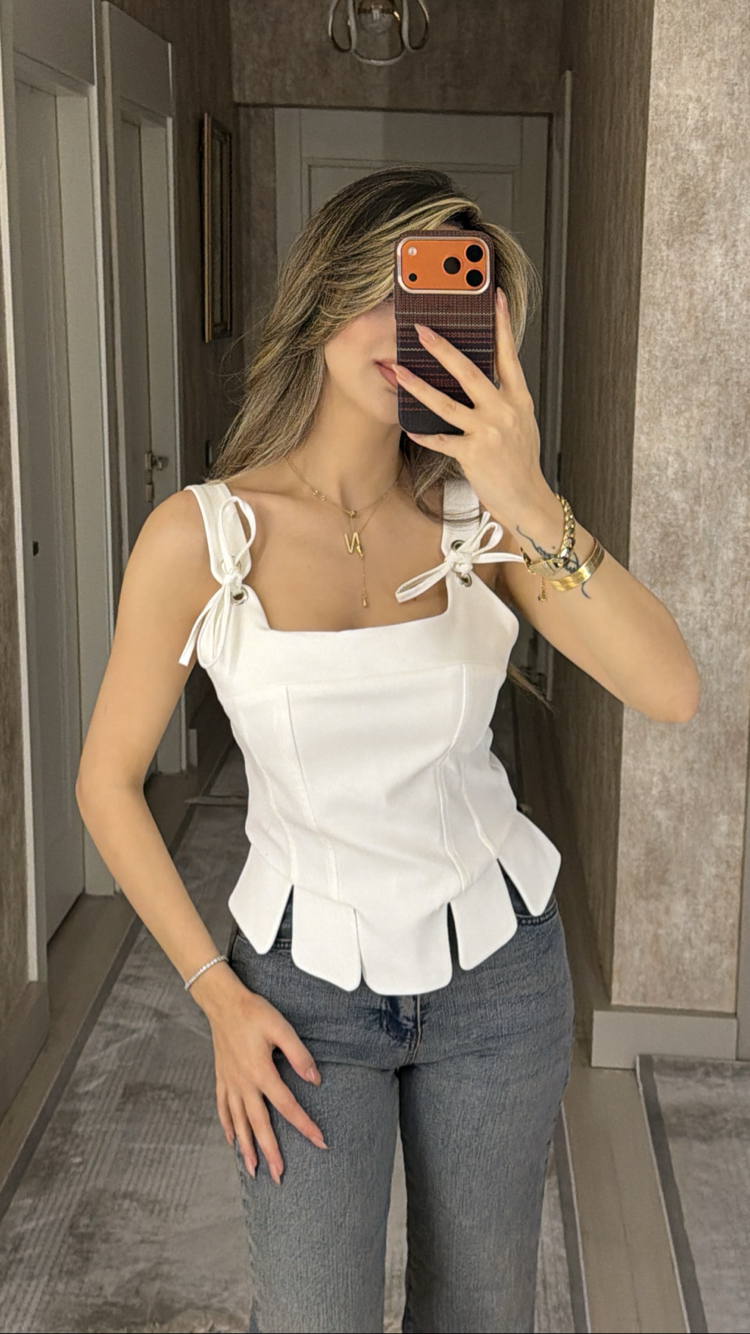 Beyaz korse bluz