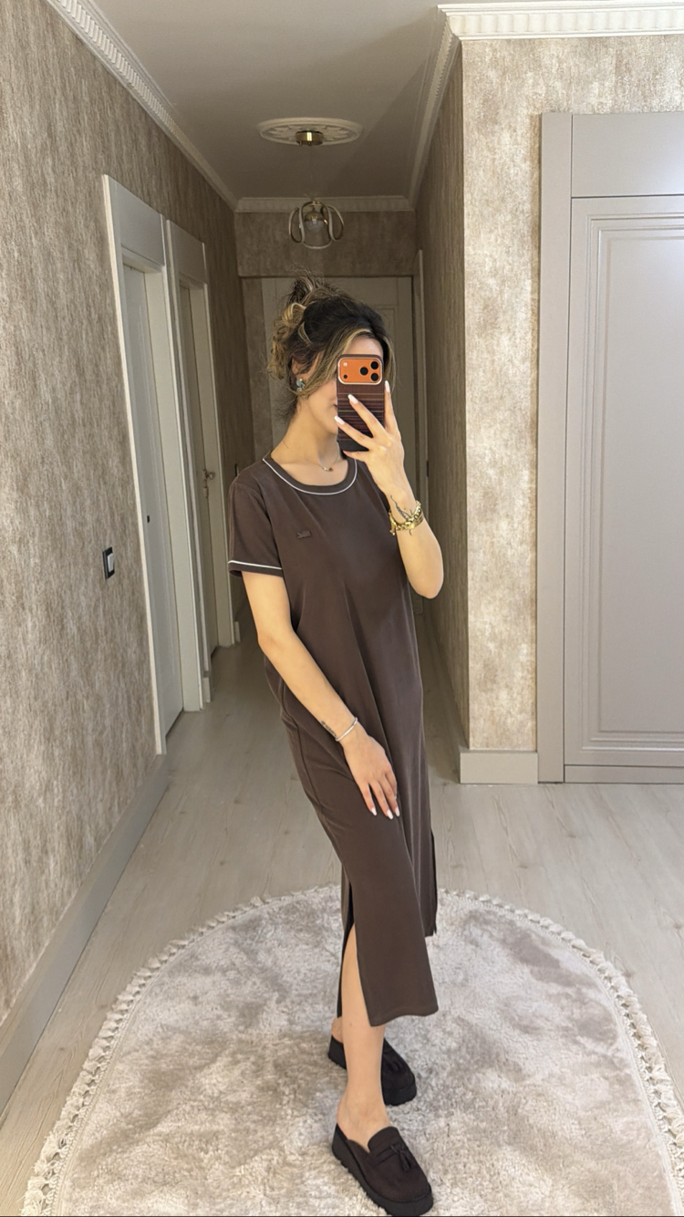 Lacoste etiketli kartlı basic elbise