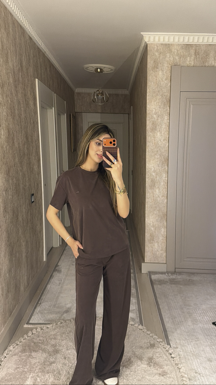 Lacoste etiketli kartlı takım