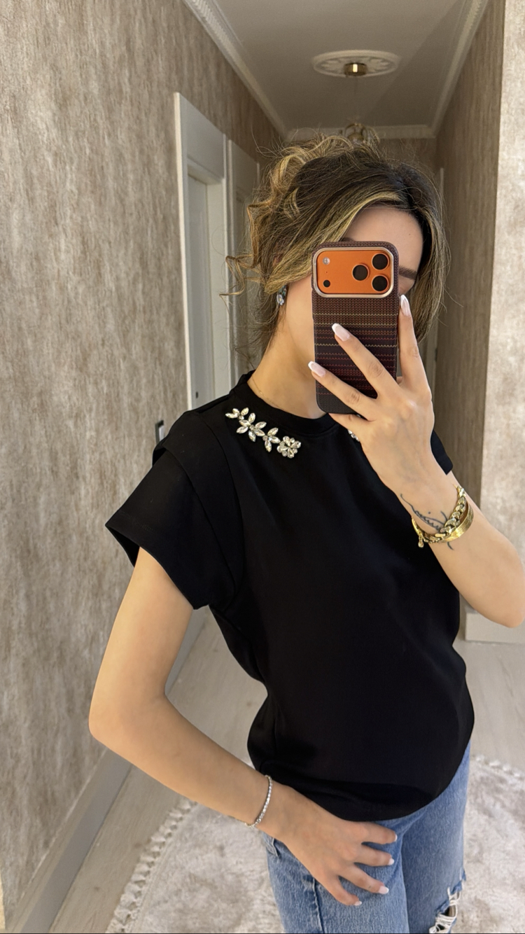 İpekyol etiketli kartlı bluz