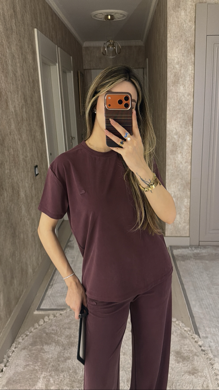 Lacoste etiketli kartlı takım