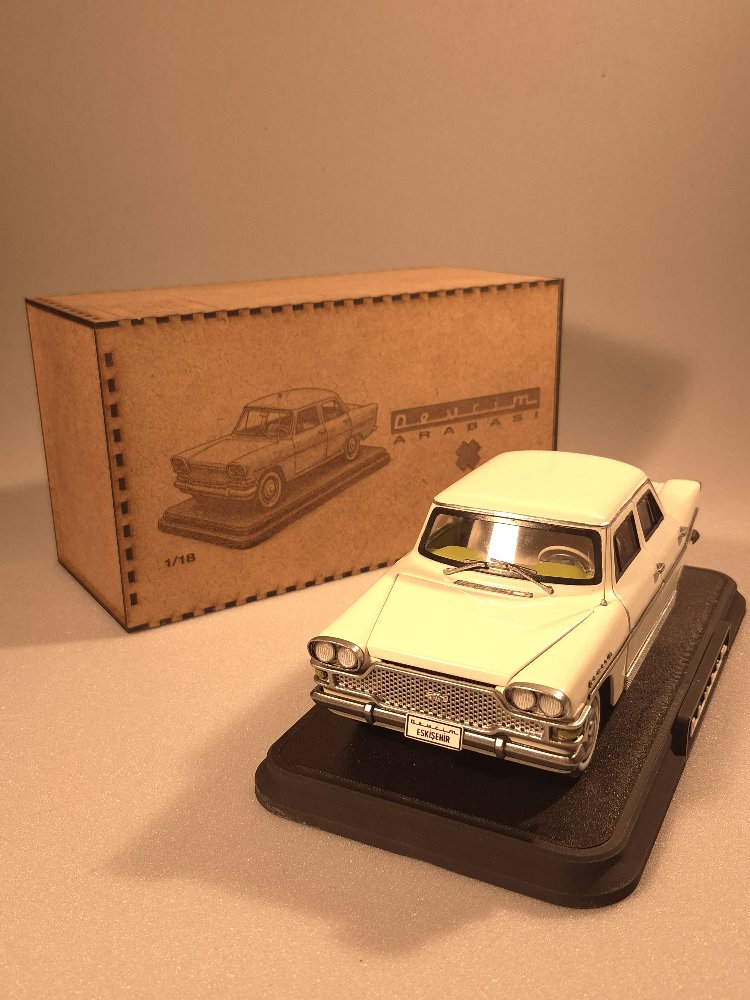 Devrim Arabası 1/18 model