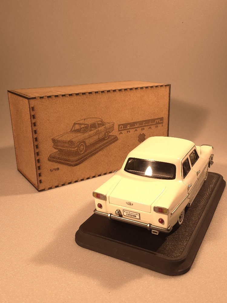 Devrim Arabası 1/18 model