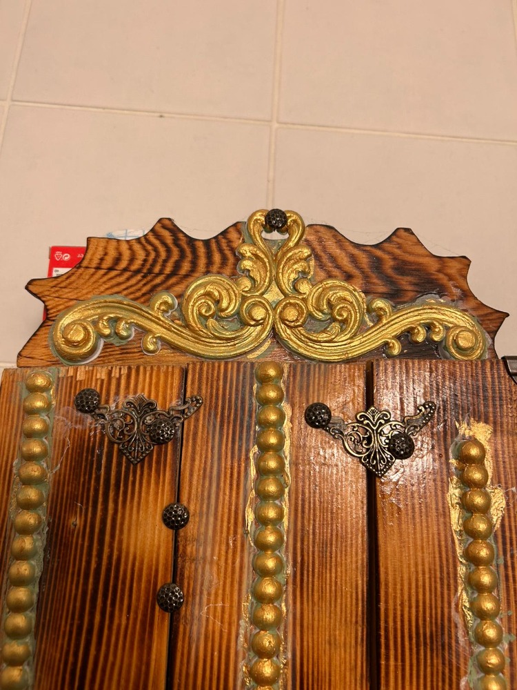 AHŞAP ECZA DOLABI
