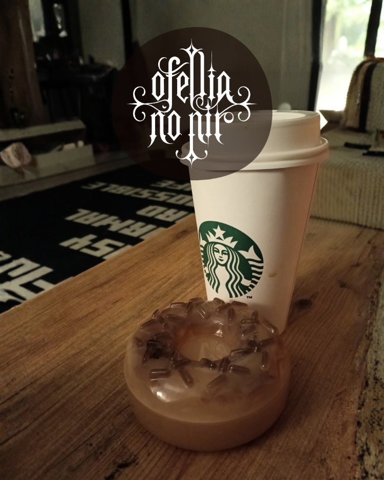 Ofelia Noir | Donut Şeklinde Epoksi Saklama Kabı – Kapsüllü Latte