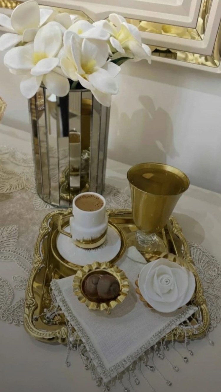 Paslanmaz Çelik Tek Kişilik Dekoratif Kare Servis Kahve Çay Tepsisi-Gold Gül Figurlu