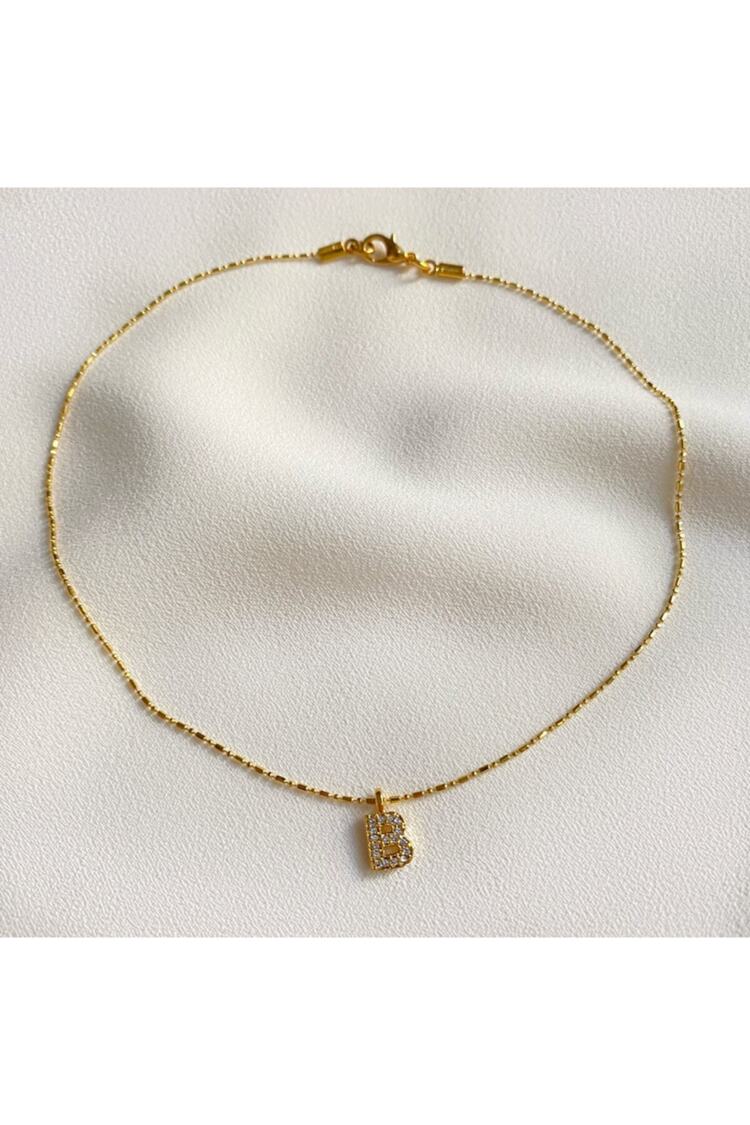 Kadın Gold Rengi Taşlı Harf Detaylı Choker Kolye