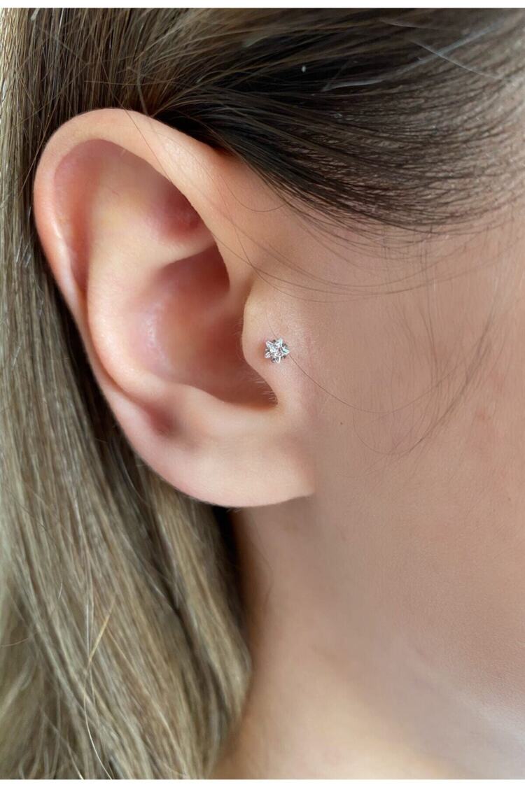 Kadın Çelik Silver Rengi Yıldız Tek Taş Tragus Piercing