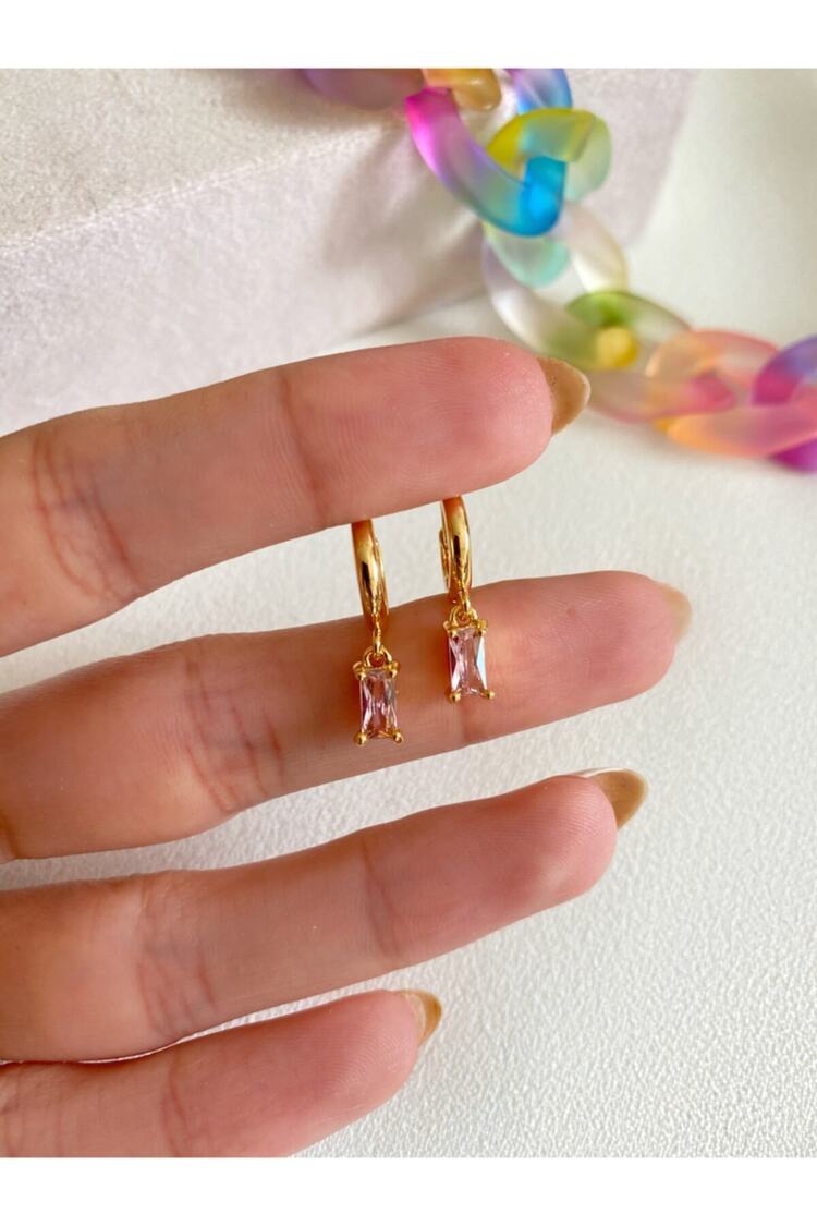 Kadın Gold Renkli Baget Taşlı Küpe Çifti