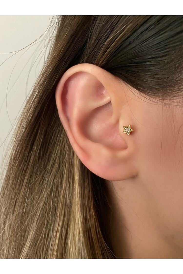 Kadın Gold Renkli Minimal Taşlı Yıldız Tragus Piercing