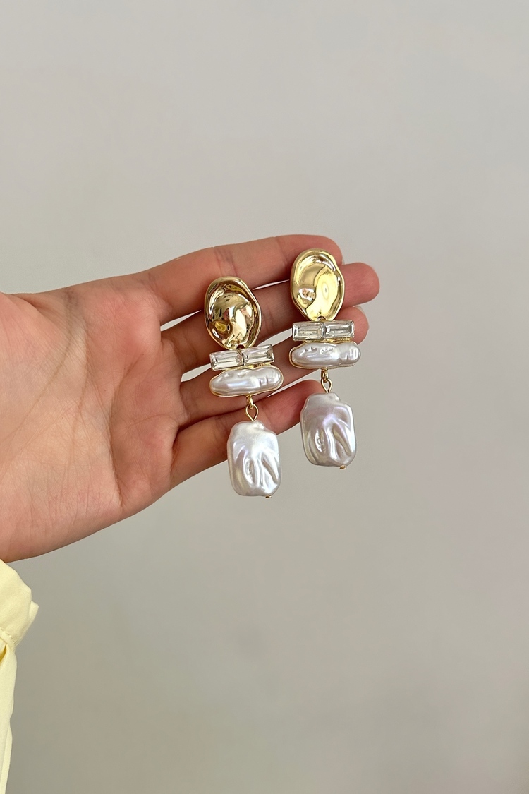 Sallantılı İncili 2'Li Küpe