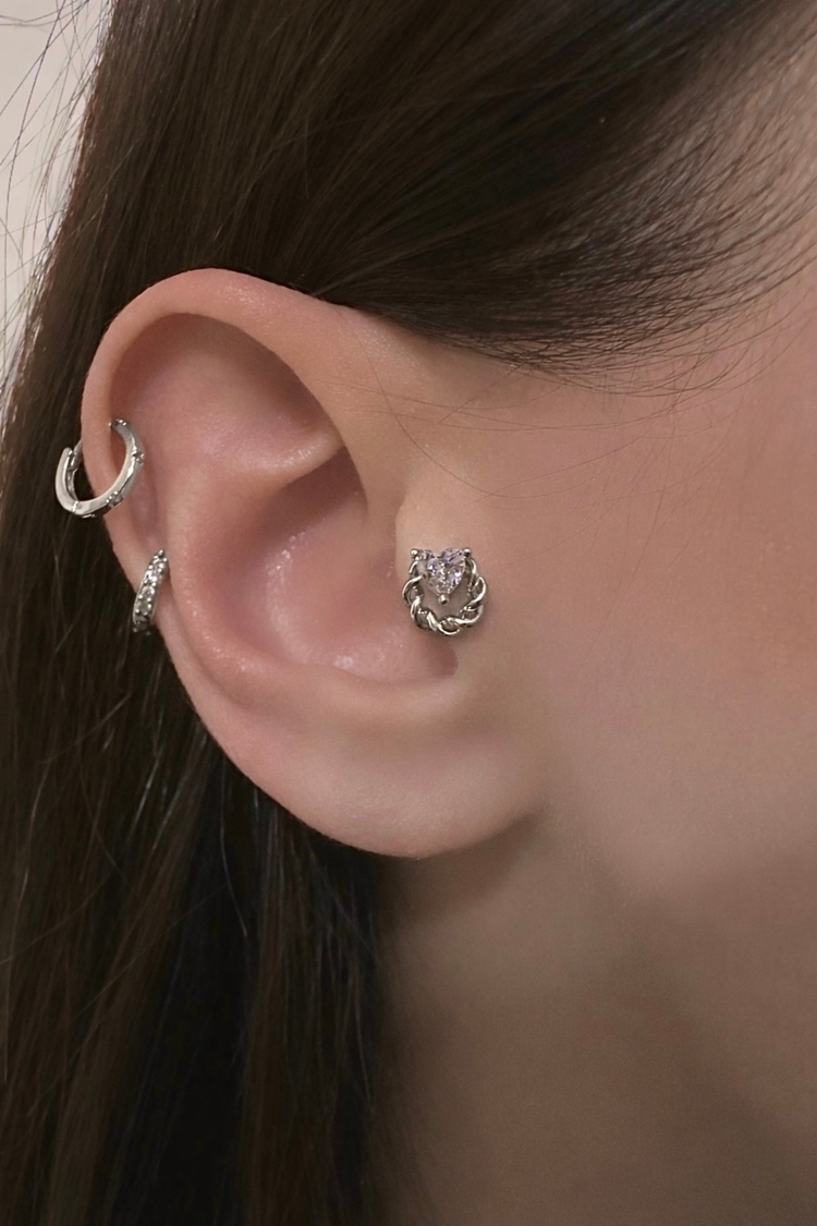 Çelik Halka İçinde Kalp Piercing