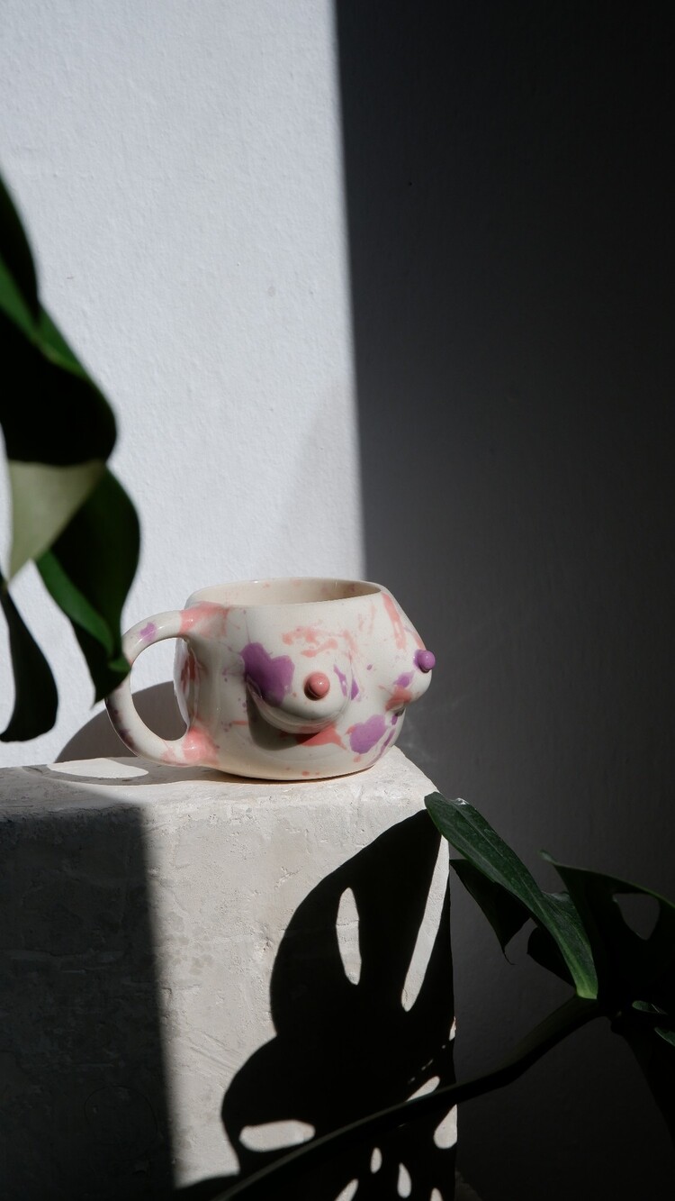 Holi Mug: Renklerin ve Sevginin Buluşma Noktası
