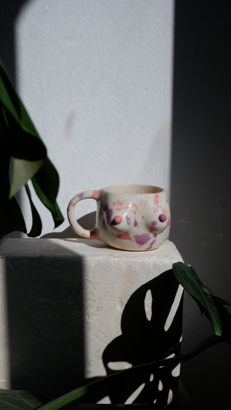 Holi Mug: Renklerin ve Sevginin Buluşma Noktası
