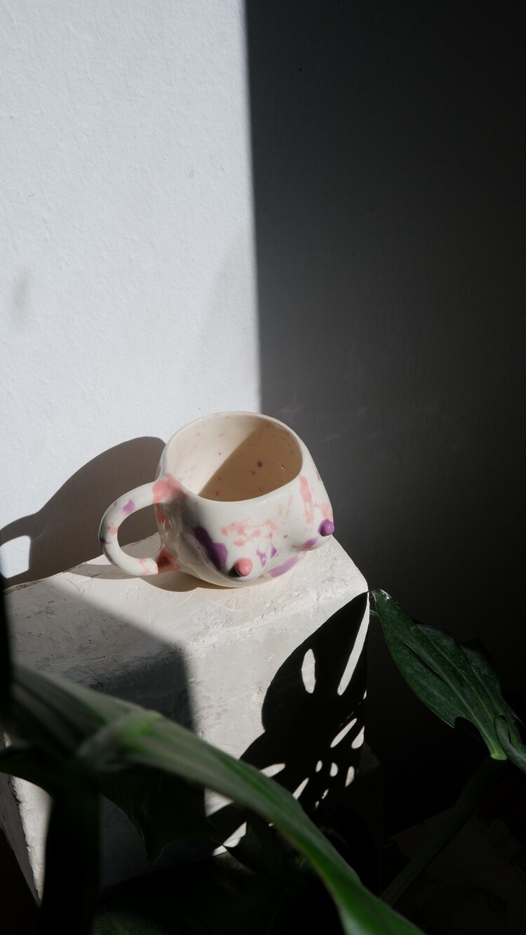 Holi Mug: Renklerin ve Sevginin Buluşma Noktası
