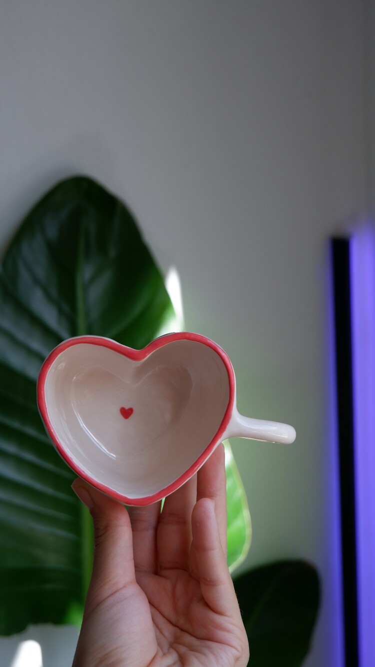 Kalpli Kırmızı Kupa ❤️ Love Coupon