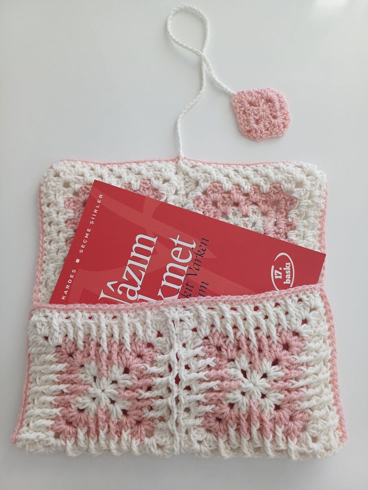 Pembe kitap kılıfı/ çantası