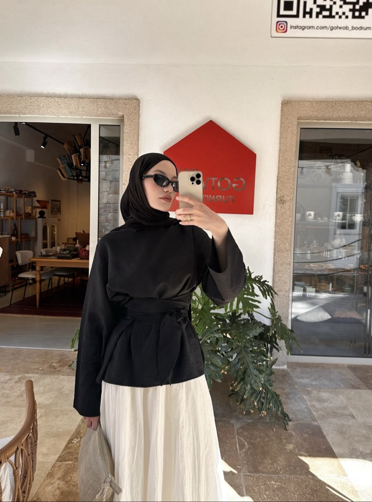 TASARIM SİYAH KETEN BLUZ