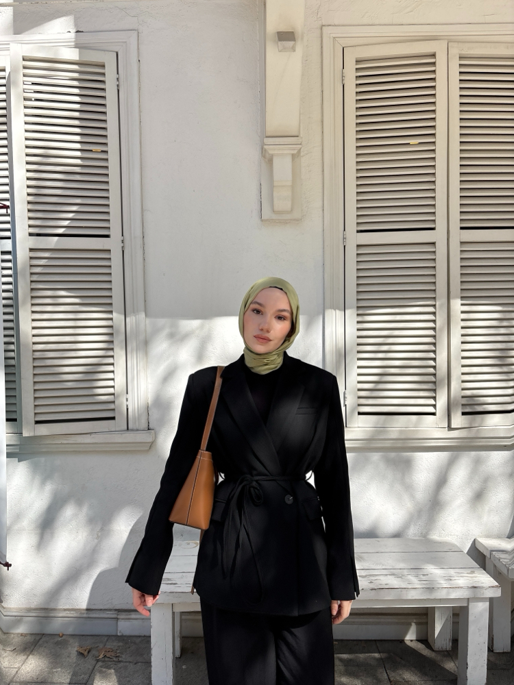 SİYAH FEMİNEN BLAZER