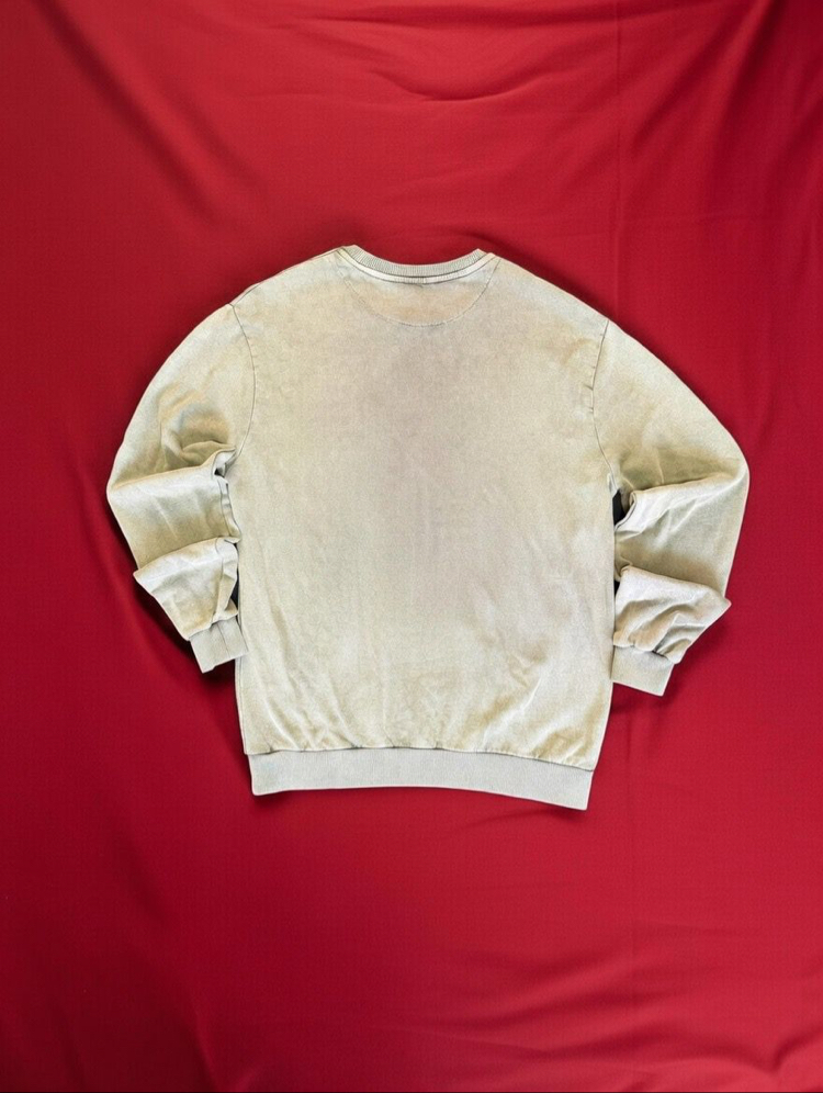 Timberlanda crewneck sweatshirt. Yeşil tonu, küçük logo detaylı, yumuşacık vintage wash.