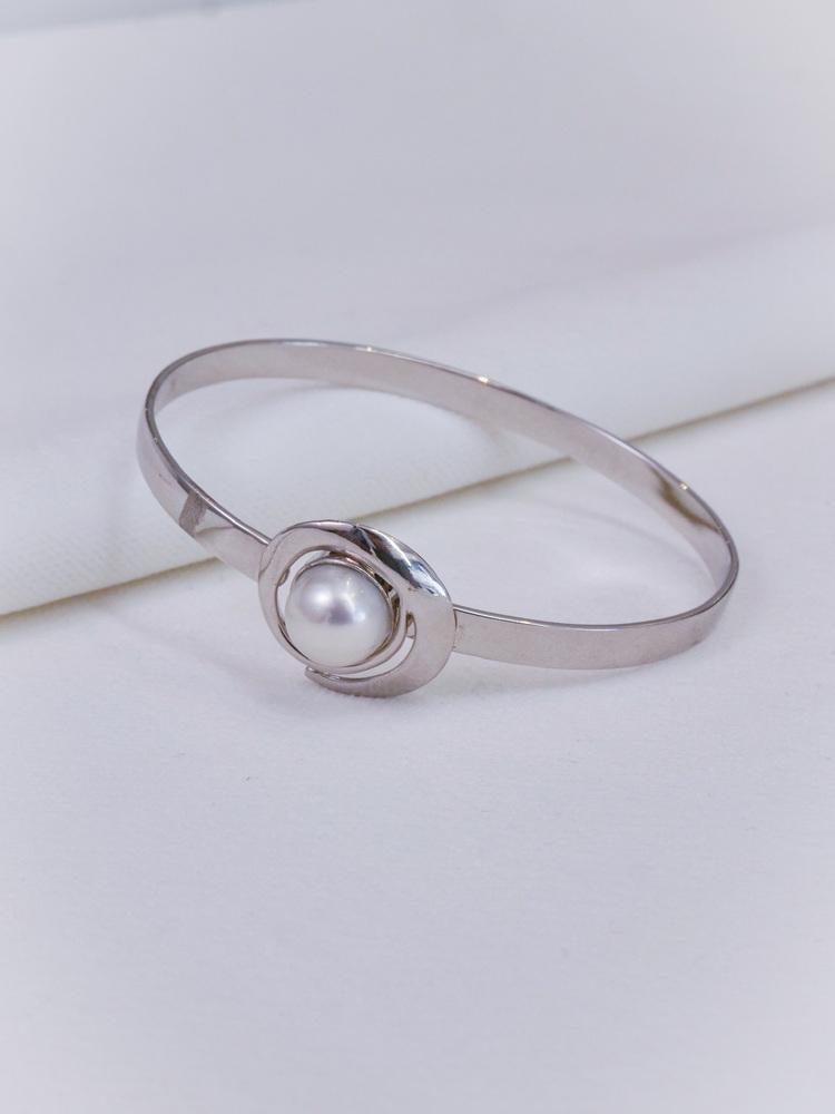 Lunar Embrace Pearl Bileklik