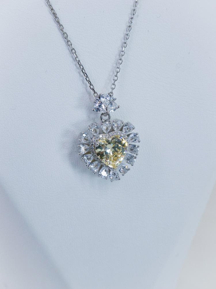 Queen's Heart Kolye