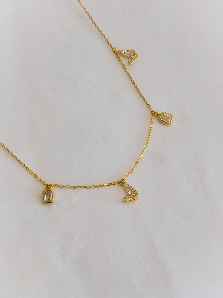 Golden Whisper Charm Kolyesi