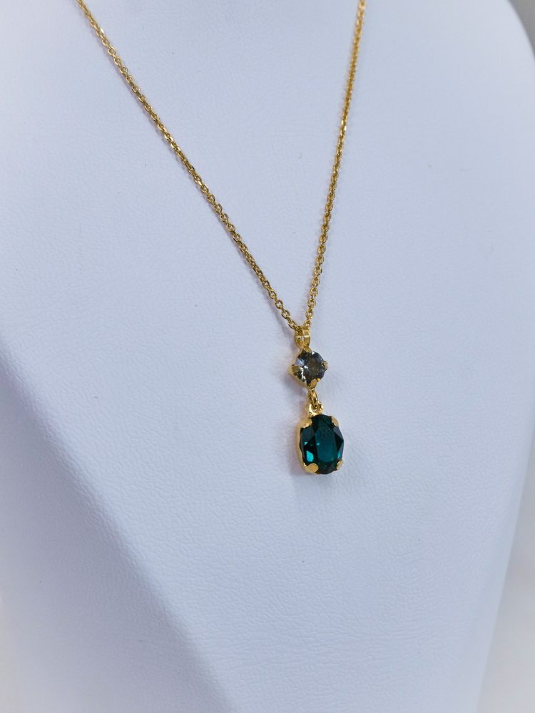 Emerald Cascade Radiance Kolye