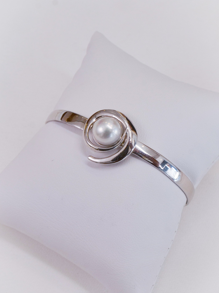 Lunar Embrace Pearl Bileklik